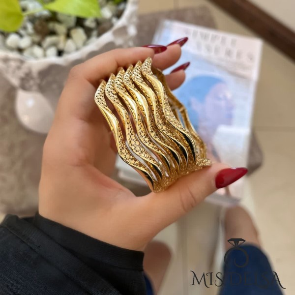 النگو طلاروس مدل موج طلایی