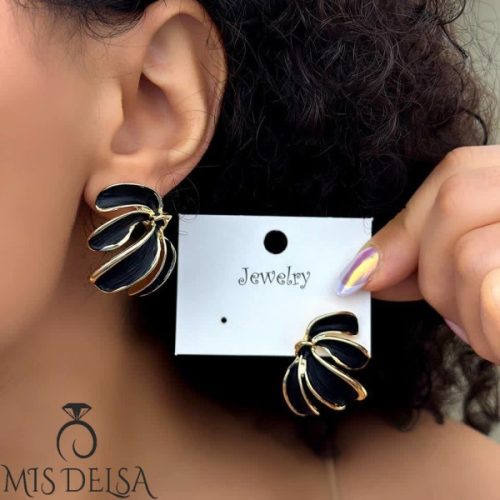 گوشواره فشن طرح برگ آفتابگردون مشکی