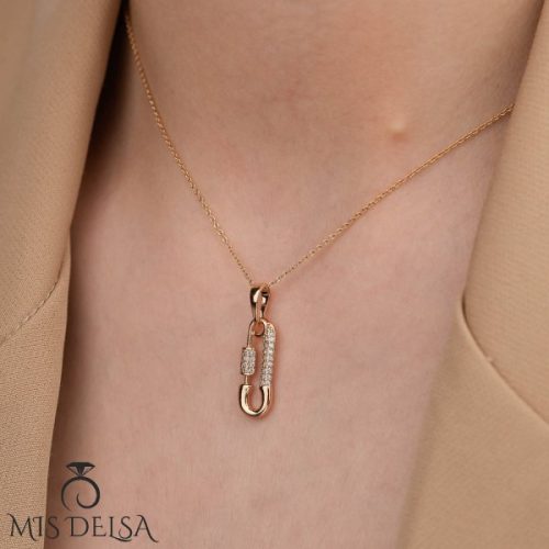 پلاک ژوپینگ طرح سنجاق نگین دار