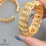 دستبند النگو طلایی طرح کارتیر پهن